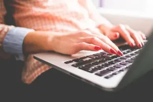 Jakie sprawić, aby manicure wytrzymał wiele dni? Sprawdzone sposoby